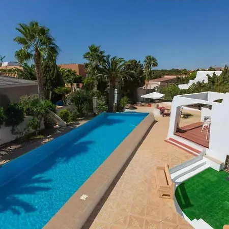 Villa De Osos - Roquetas De Mar, Almeria, 3mins Walk To Playa Serena & Club De Golf Playa Serena, Entire House, With Xxl Private Pool & Gym